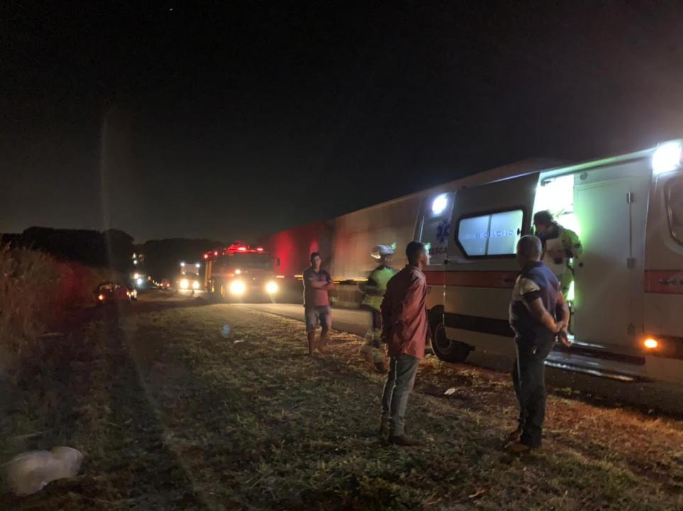 Foto 15 de 17 — Acidente gravíssimo deixa 8 vítimas na rodovia entre Araraquara e Boa Esperança